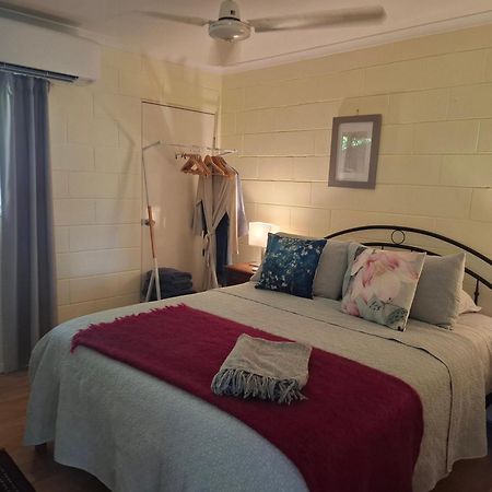 J & Ella'S Holiday House - 1 Bedroom, 1 Bathroom Home Cooktown Ngoại thất bức ảnh