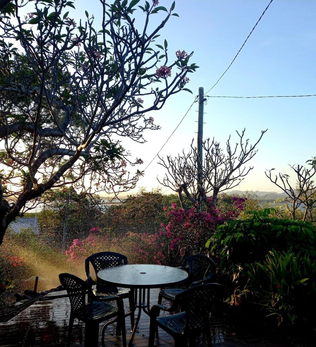 J & Ella'S Holiday House - 1 Bedroom, 1 Bathroom Home Cooktown Ngoại thất bức ảnh