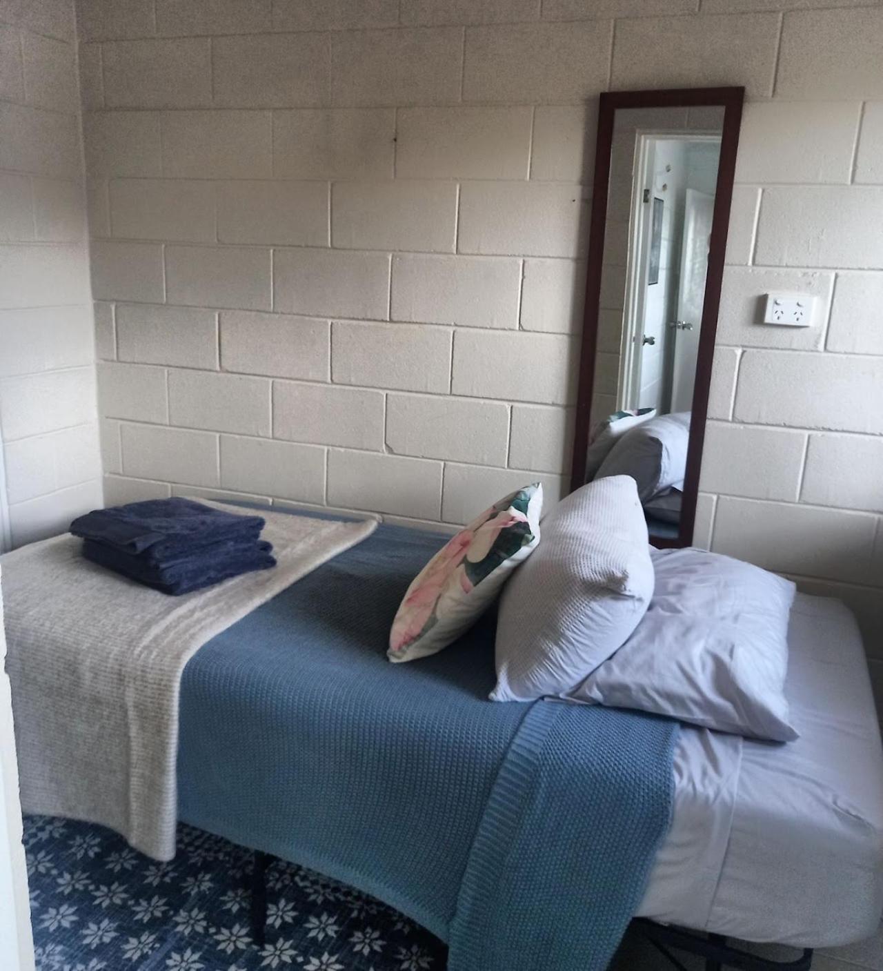 J & Ella'S Holiday House - 1 Bedroom, 1 Bathroom Home Cooktown Ngoại thất bức ảnh